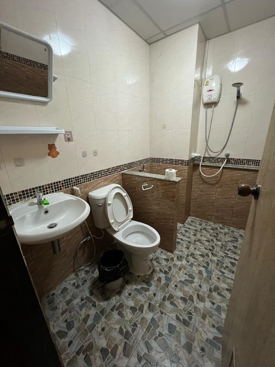 Studio | Bathroom | Bidet