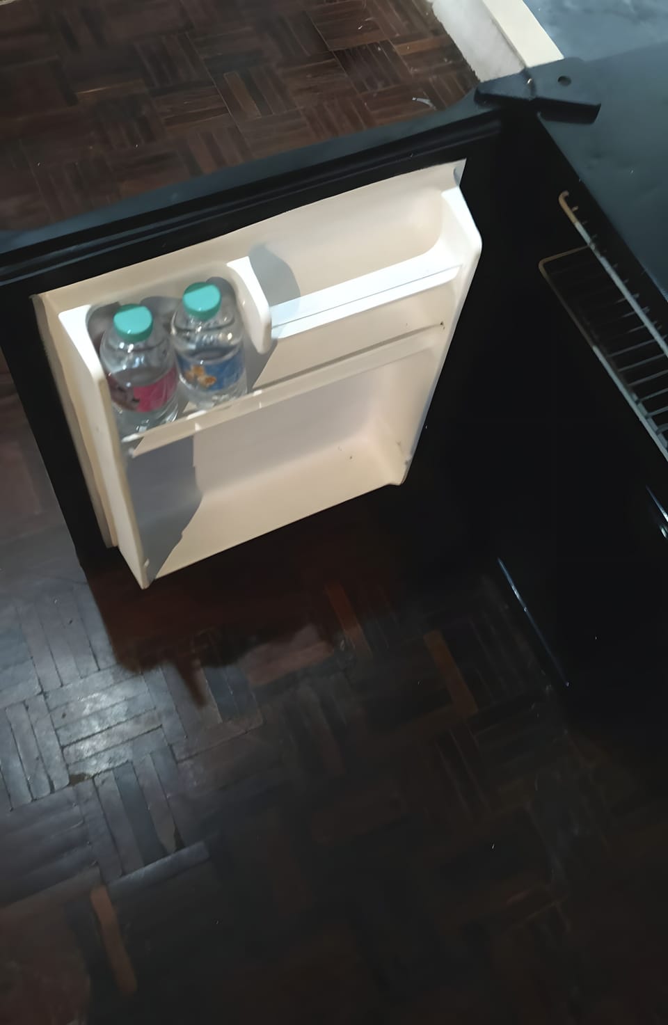 Twin Room | Desk, free WiFi