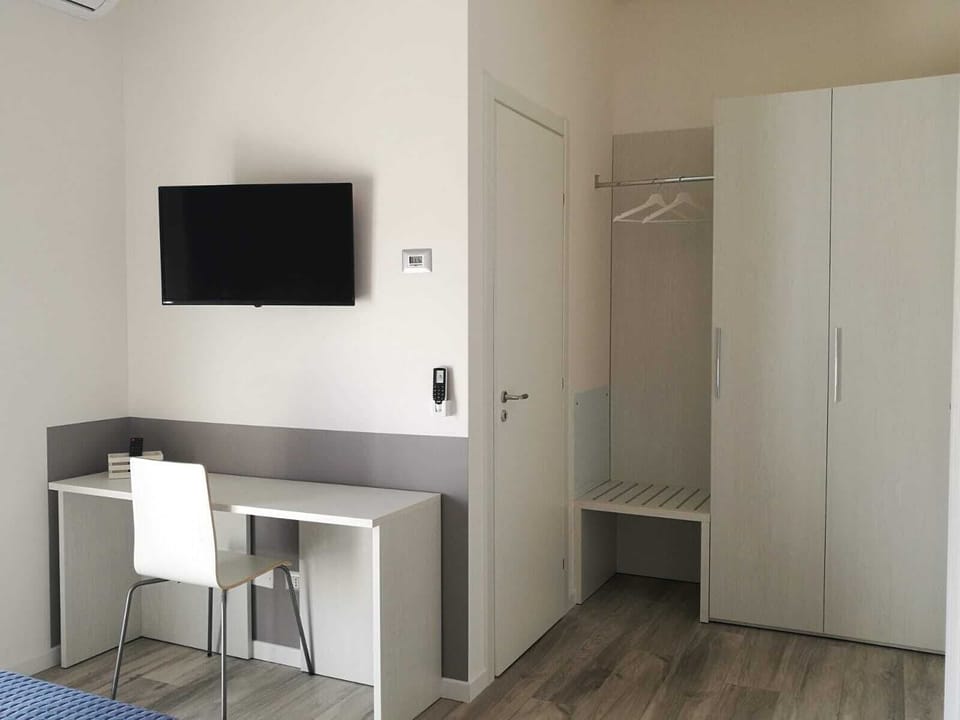 Double or Twin Room, Garden View | Interior
