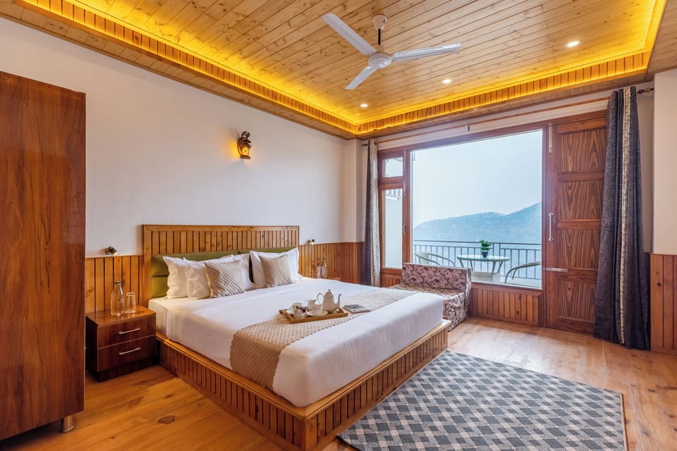 Deluxe Villa, Balcony, Mountain View | Iron/ironing board, free WiFi