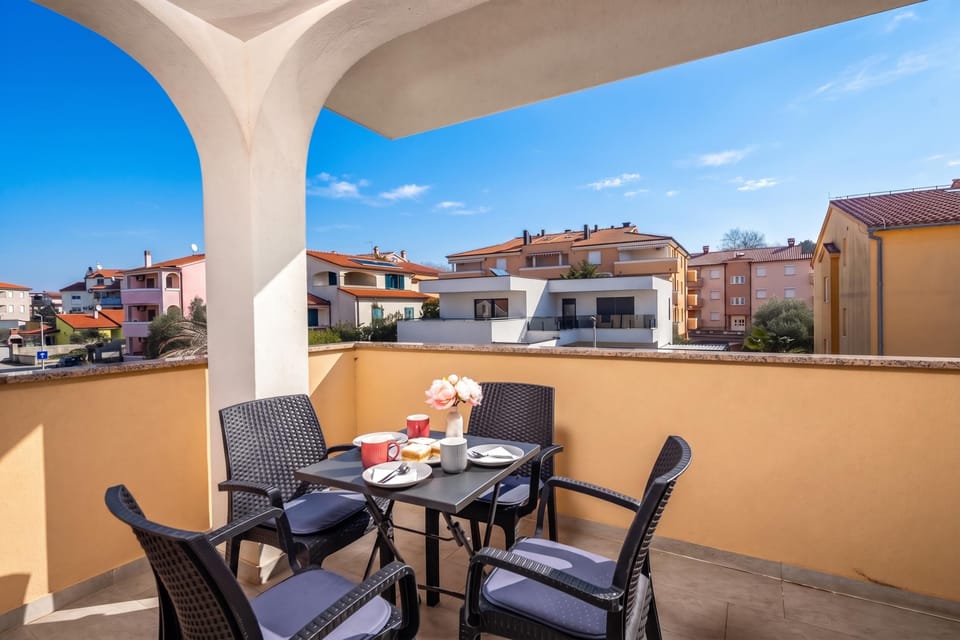 Standard Apartment, 1 Bedroom, Balcony (Apt Ana Walk To Beach /w Balcony) | Balcony