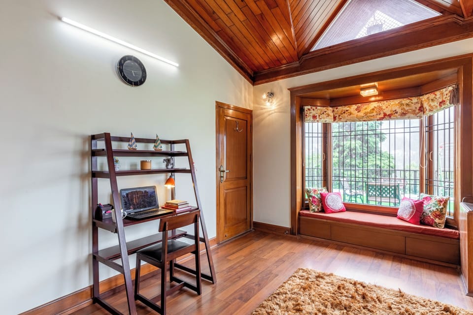 Deluxe Villa, Balcony, Mountain View | Interior