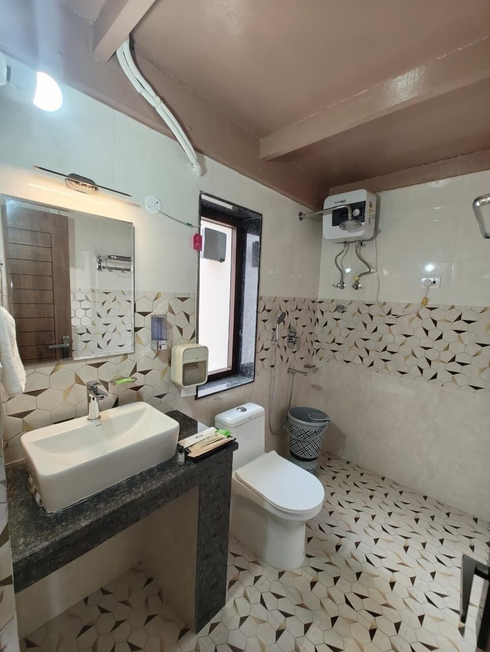 Family Duplex, Balcony, Mountain View | Bathroom | Shower, towels, soap, shampoo
