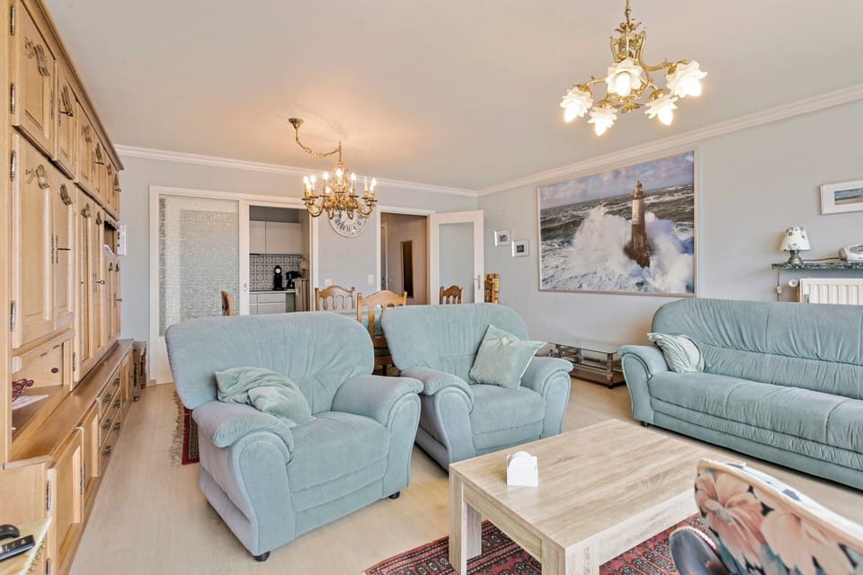 Comfort Apartment, 2 Bedrooms | Living room | DVD player
