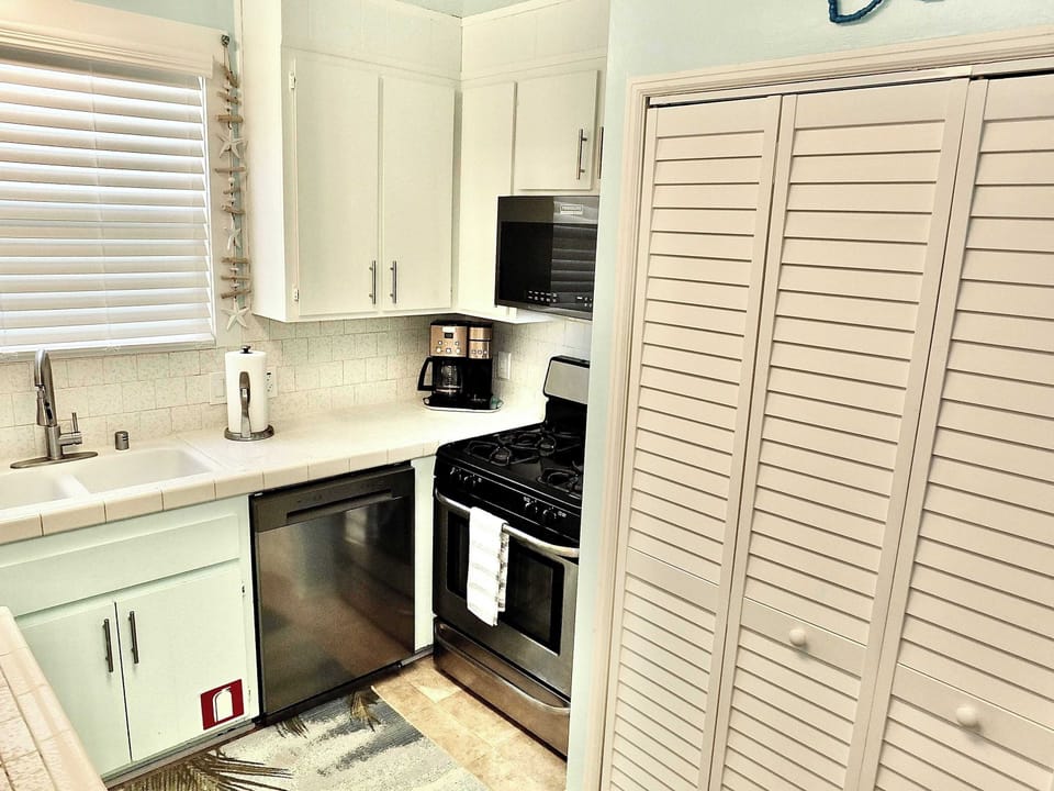 Townhome, Multiple Beds, Patio, Garden View (Heart of Naples) | Private kitchen