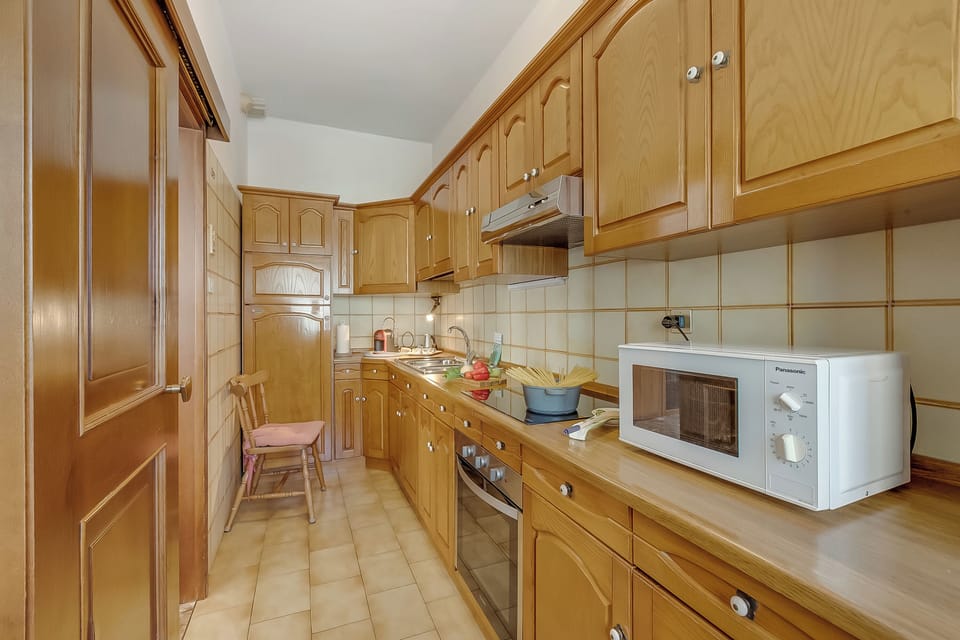 Standard Apartment, 3 Bedrooms, Balcony (Rosa Apartment, Balcony and AC) | Private kitchen