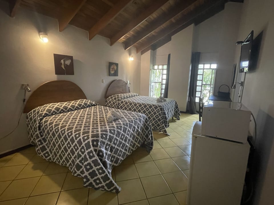 Superior Room, 2 Double Beds, Private Bathroom | Bathroom | Shower, free toiletries, towels
