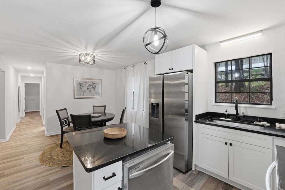 Cottage, 4 Bedrooms | Private kitchen | Fridge, oven, coffee/tea maker