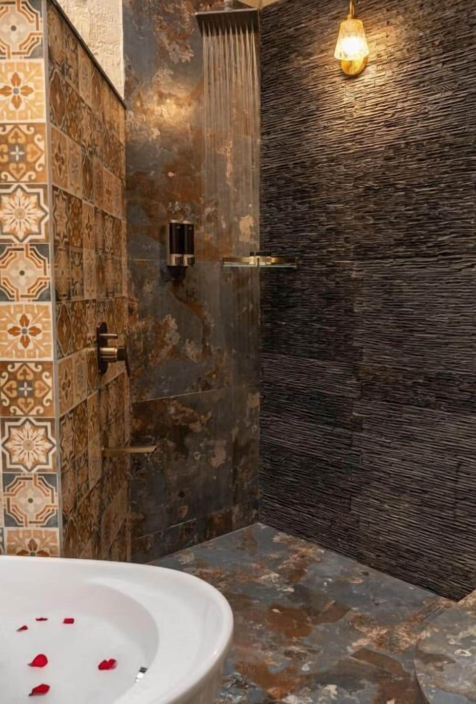 Signature One Bedroom Suite with Bathtub | Bathroom | Free toiletries, hair dryer, bathrobes, slippers
