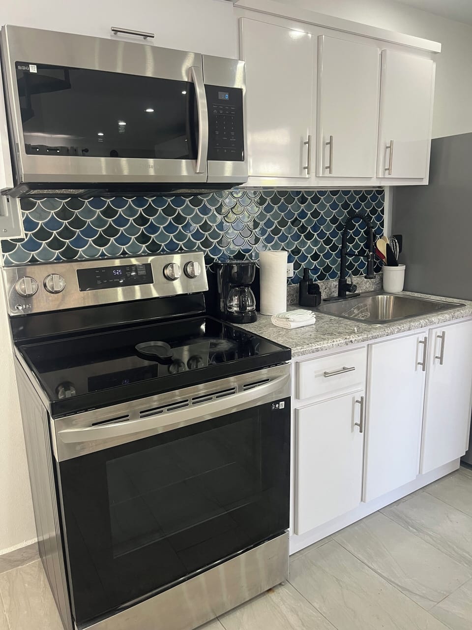 Deluxe Apartment, Ocean View | Private kitchen