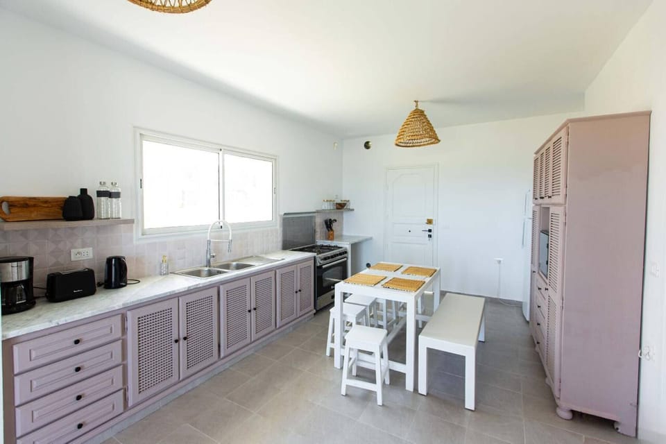 House, 5 Bedrooms, Smoking, Ocean View | Interior