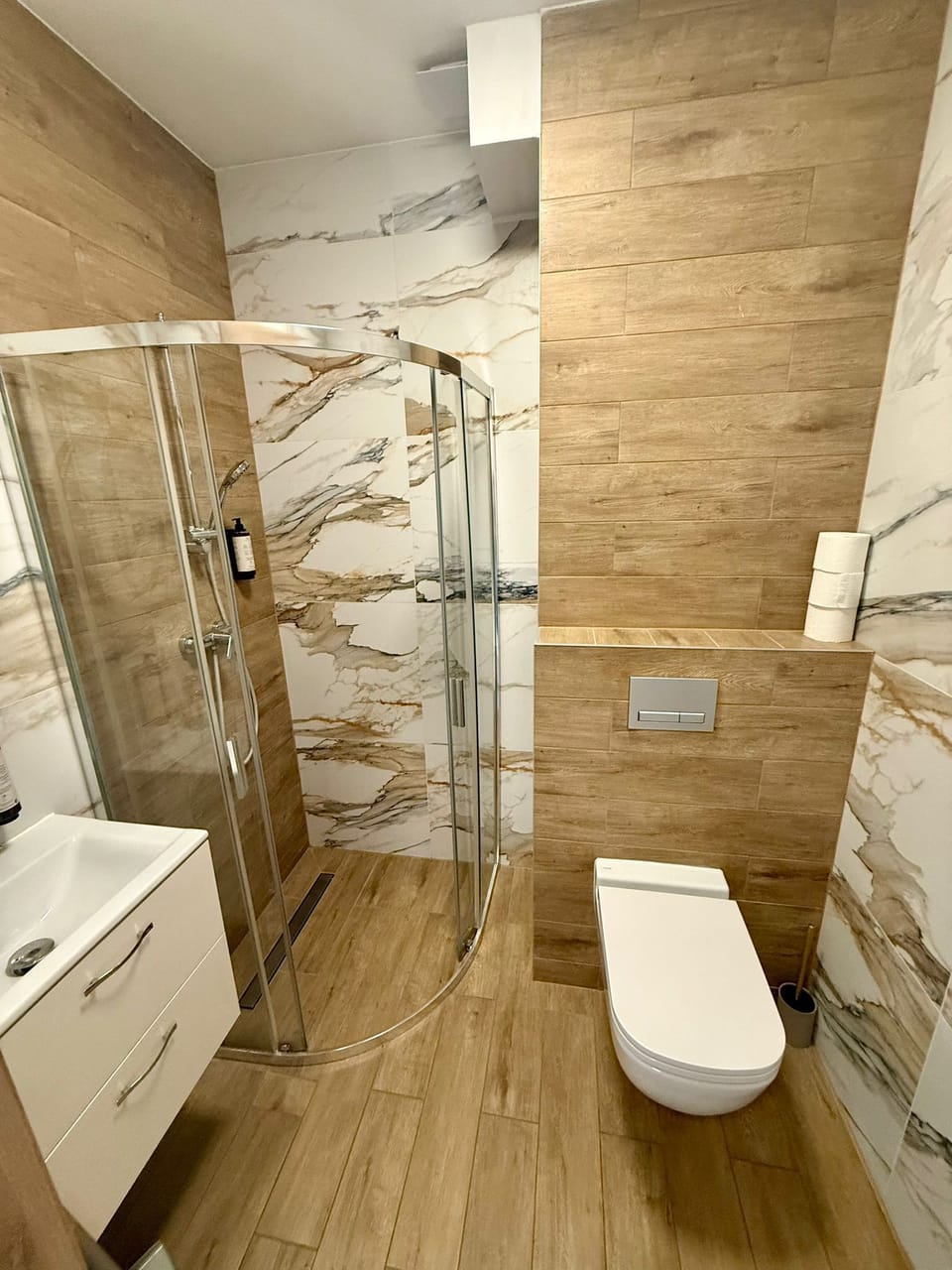Twin Room, Non Smoking | Bathroom