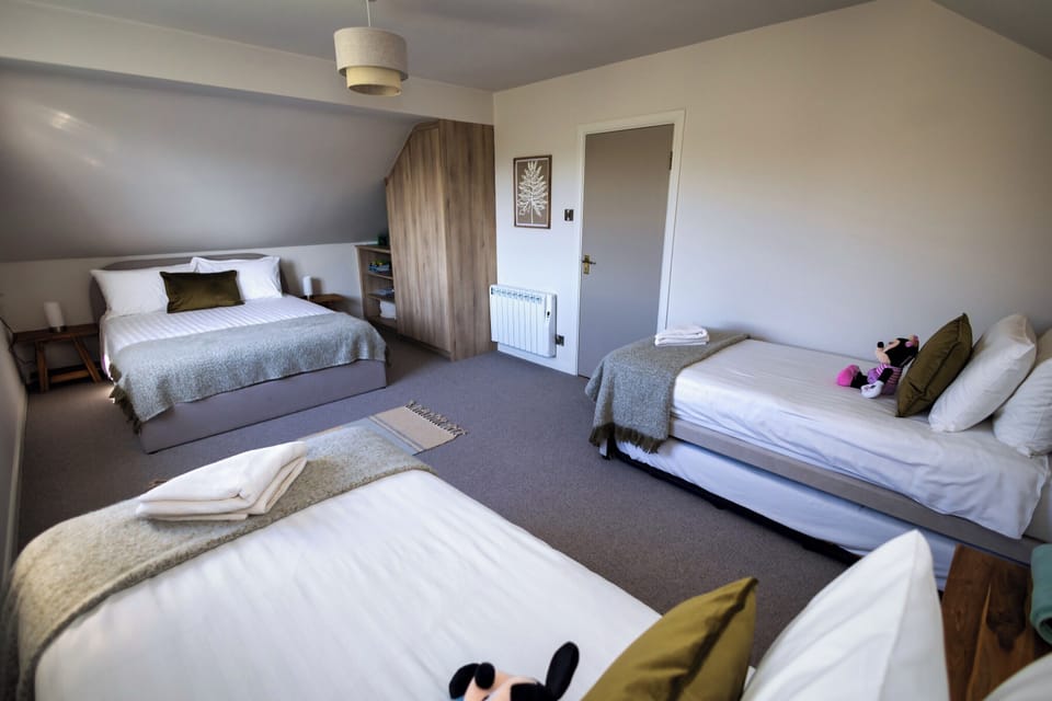 3 Bed House Sleeps 8 -garden - Free Parking - Wifi House in Killarney