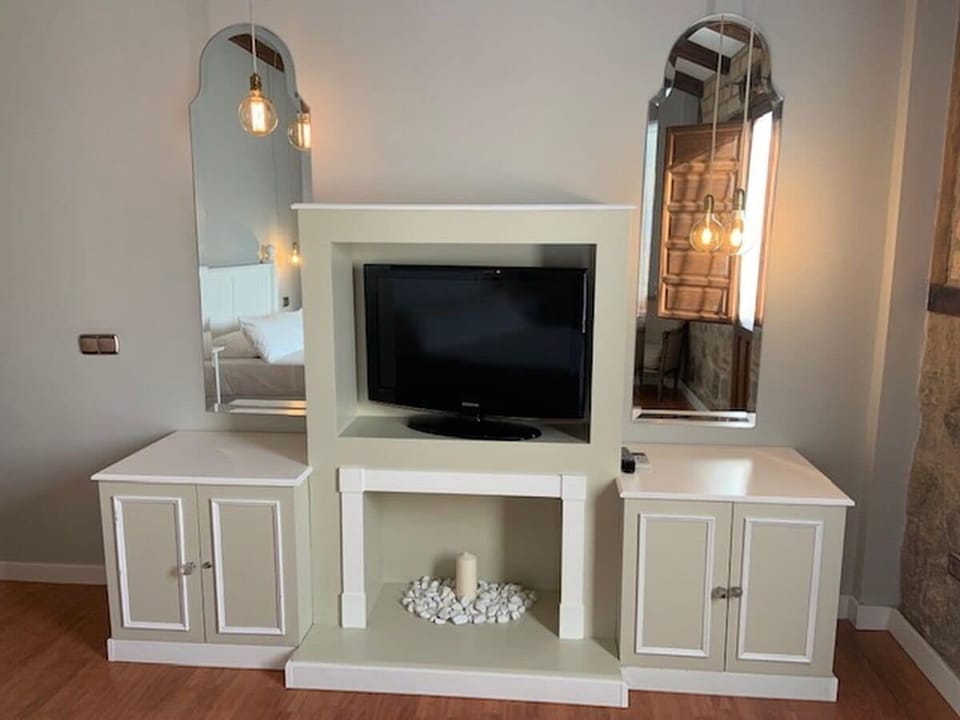 Junior Suite, Balcony, Mountain View | Interior