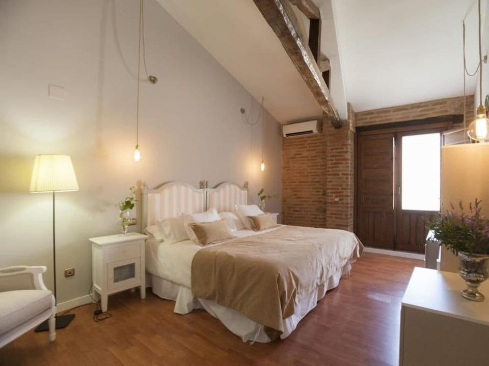 Superior Double Room, Pool View | Free WiFi, bed sheets