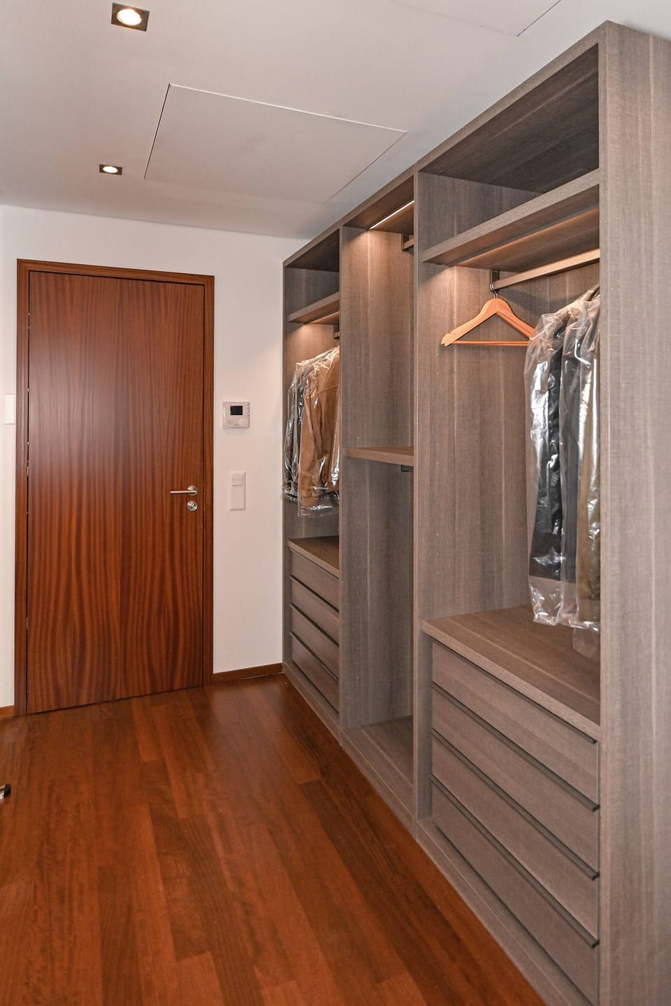 Apartment, 3 Bedrooms, Accessible, Balcony | Interior