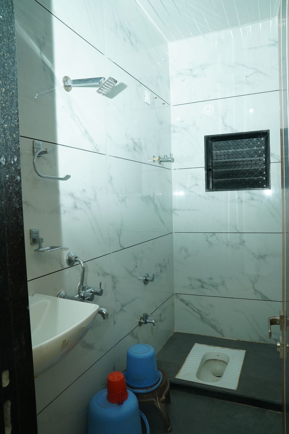 Deluxe Quadruple Room, Balcony | Bathroom | Towels, soap