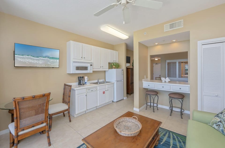 Condo, 1 Queen Bed with Sofa bed (Destin West V302) | Interior