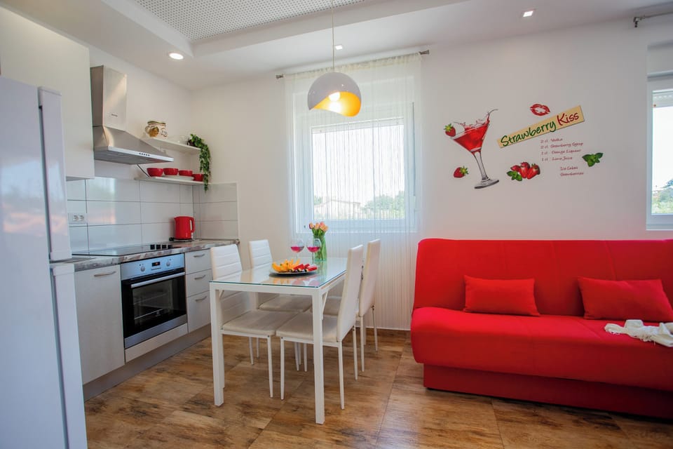 Standard Apartment, 2 Bedrooms, 2 Bathrooms (Sun And Fun) | Private kitchen