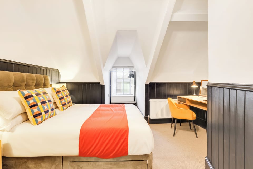 Comfort Double Room | Desk, laptop workspace, iron/ironing board, free WiFi