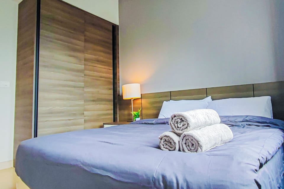 Deluxe Loft, Balcony, Mountain View | Blackout drapes, soundproofing, iron/ironing board, free WiFi