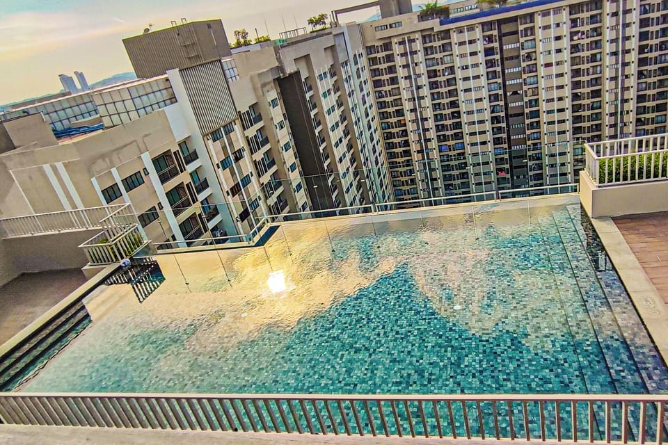 2 outdoor pools