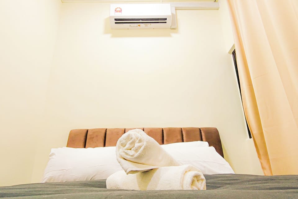 Deluxe Loft, Balcony, Mountain View | Blackout drapes, iron/ironing board, WiFi (free)