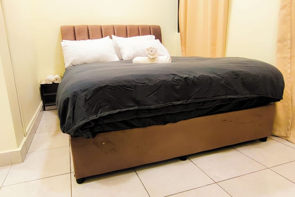 Deluxe Loft, Balcony, Mountain View | Blackout drapes, iron/ironing board, WiFi (free)