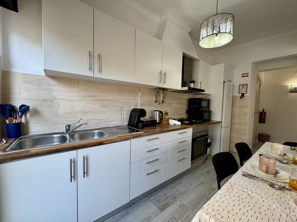 Microwave, coffee/tea maker