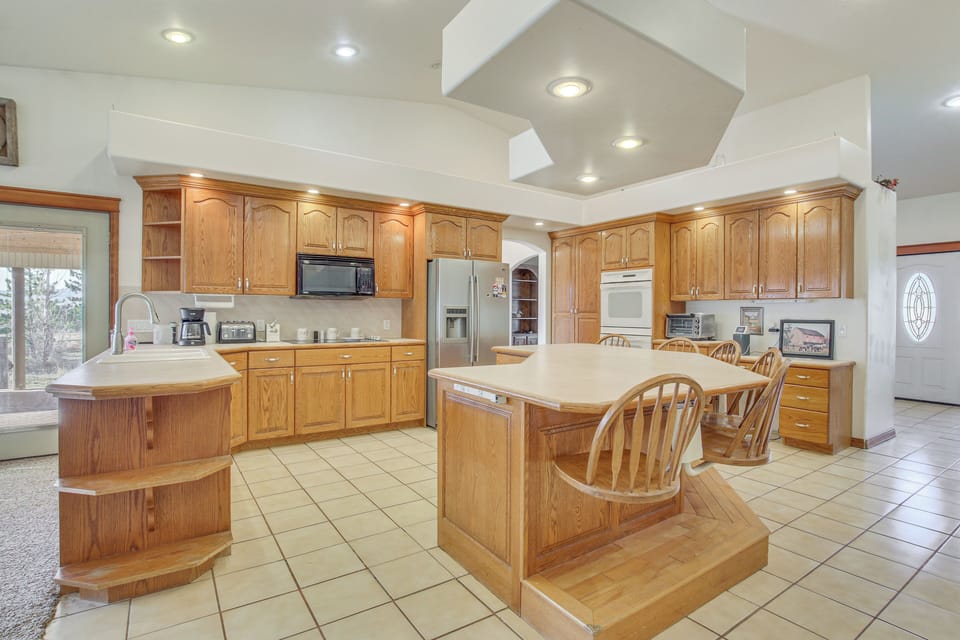 House (4 Bedrooms) | Interior