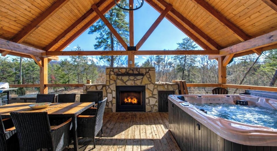 Cabin, 2 Bedrooms | Outdoor dining