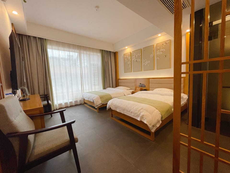 Comfort Twin Room, City View | WiFi (free), individually decorated, bed sheets