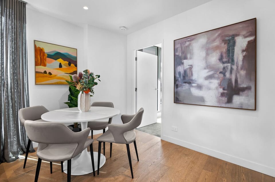 Apartment | Dining