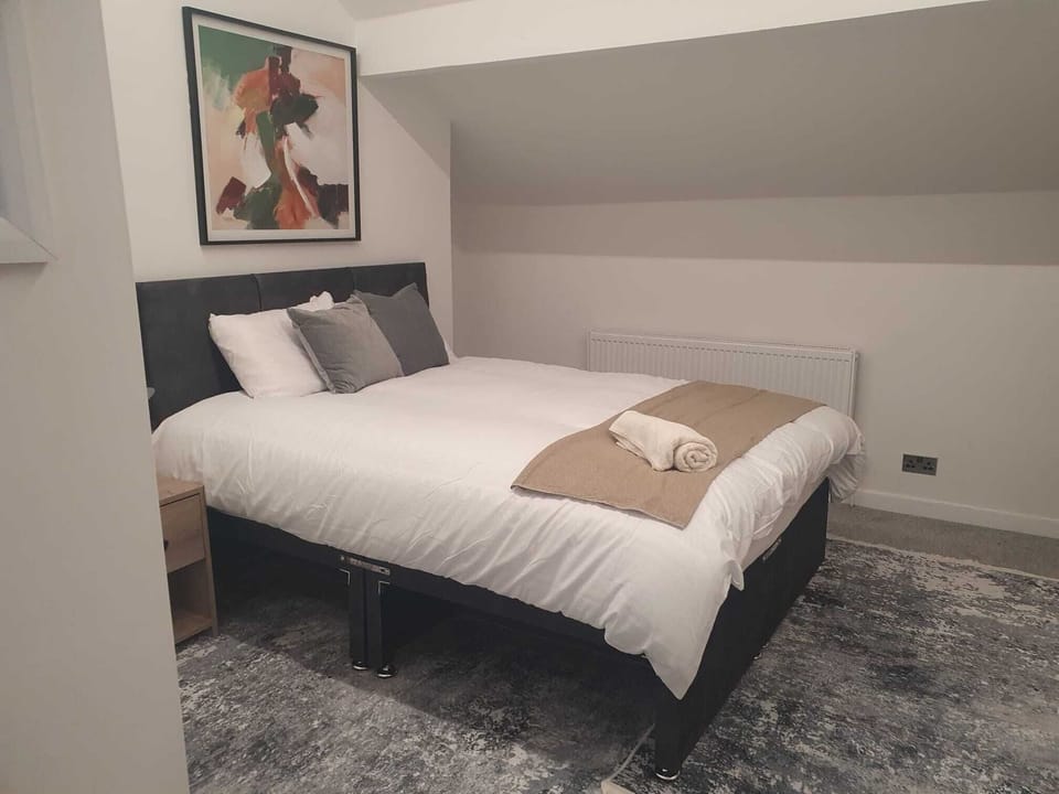 Modern 3bedroom Home in Bury Premium Mattresses Blackout Blinds Ensuite M House in Bury