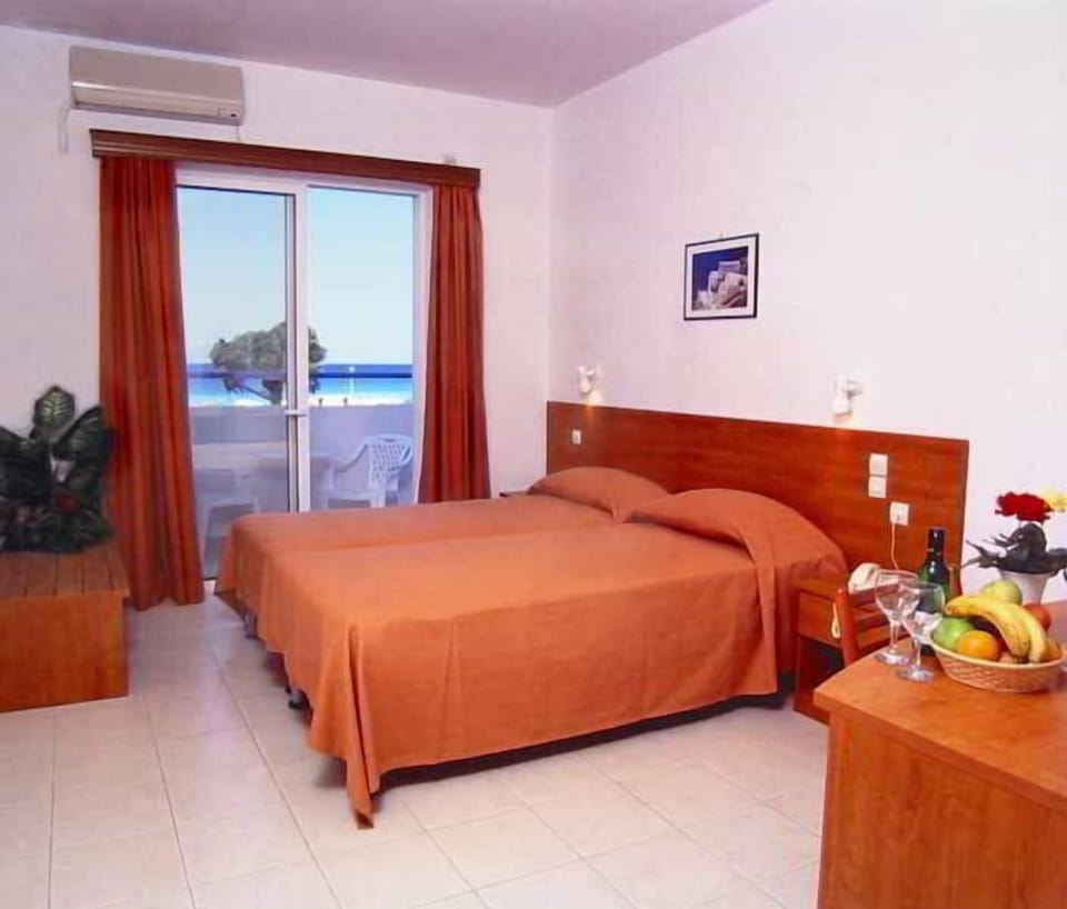 Individually furnished, blackout drapes, free cribs/infant beds, WiFi