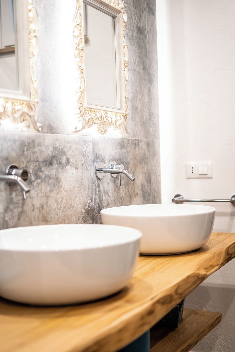 Cielo | Bathroom | Bidet, soap, shampoo, toilet paper