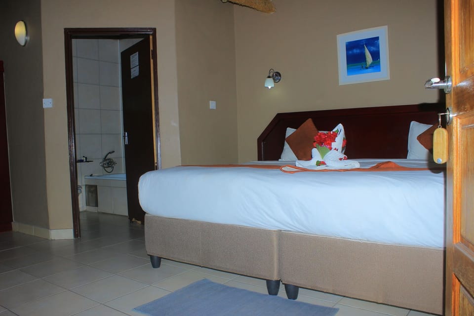 Standard Room | Desk, laptop workspace, iron/ironing board (on request), WiFi (free)