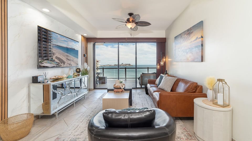 Chalet, Multiple Beds, Balcony, Ocean View (Las Palomas Resort Cristal 803) | Living area