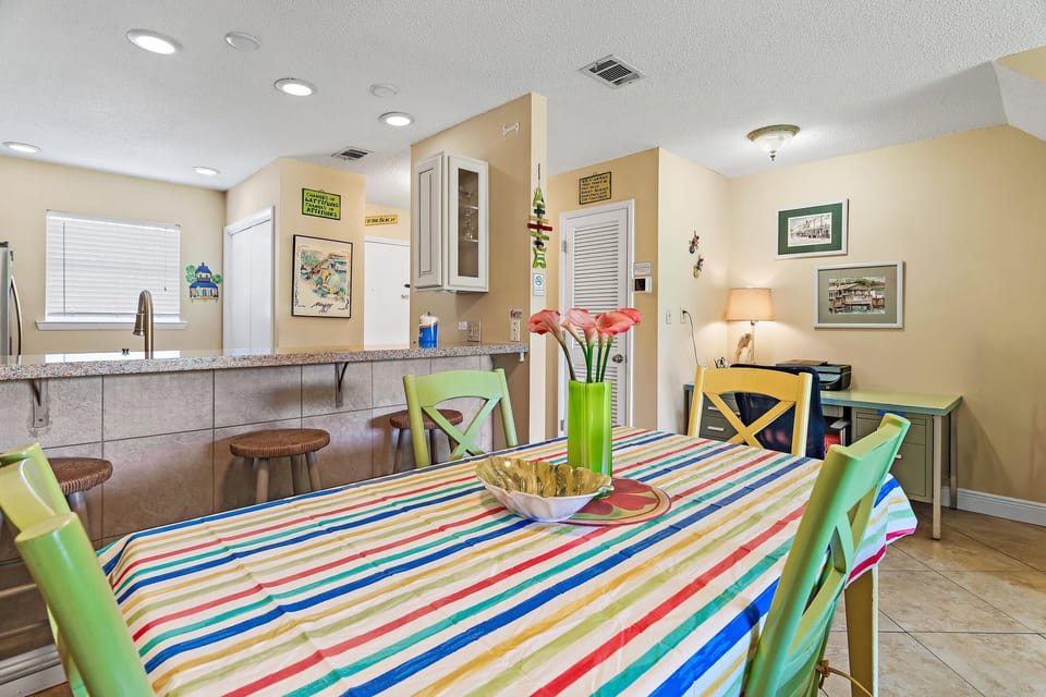 House, Multiple Beds (Summerhouse Townhomes #2- Changes in ) | Dining