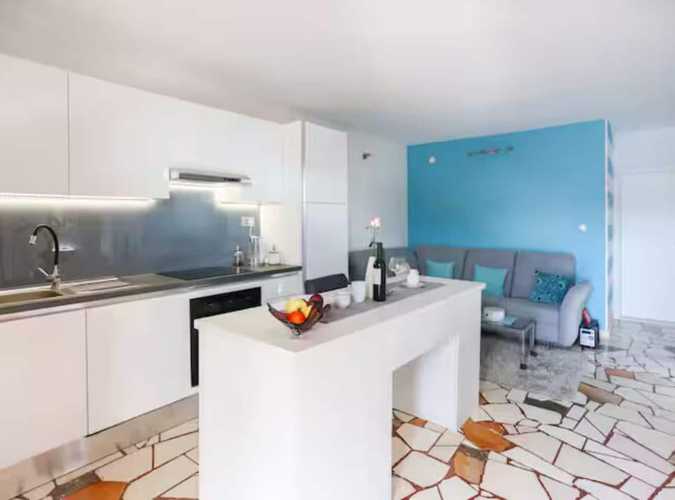 Apartment (Two Bedroom Apartment with Sea View a) | Private kitchen | Fridge