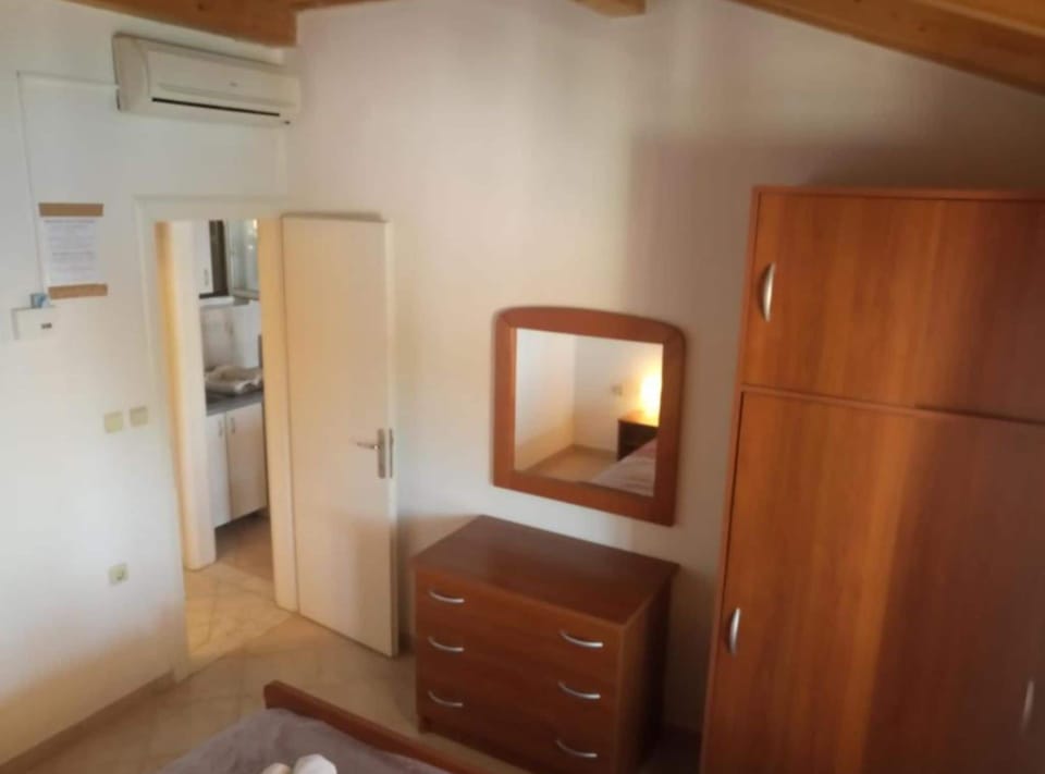 Apartment (One bedroom apartment Jeny) | 5 bedrooms, cribs/infant beds