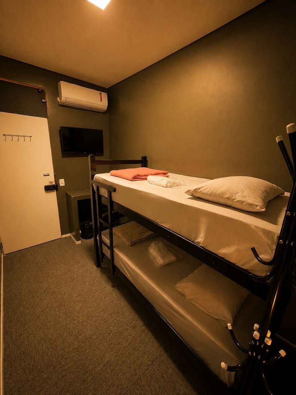 Economy Twin Room | WiFi (free)