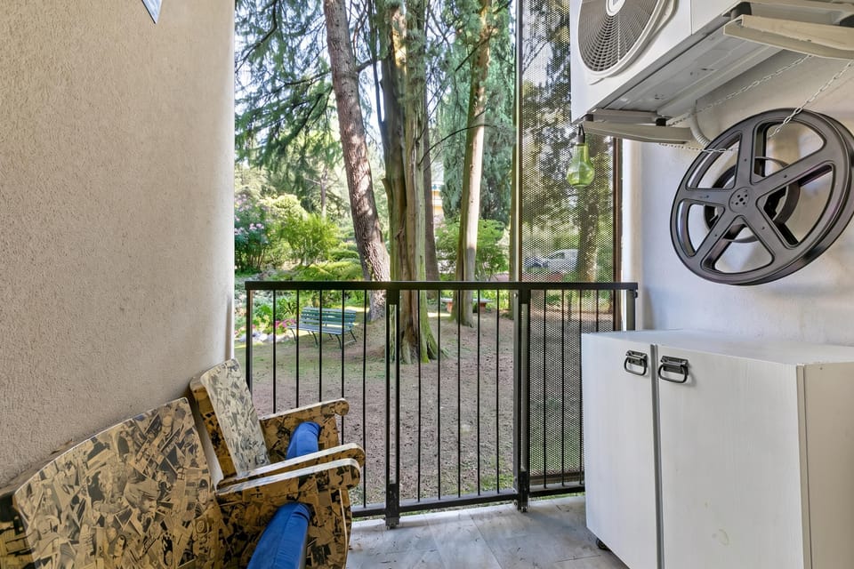 Standard Studio, Balcony, Mountain View (Apt Suite 125 shared pool & sun) | Interior