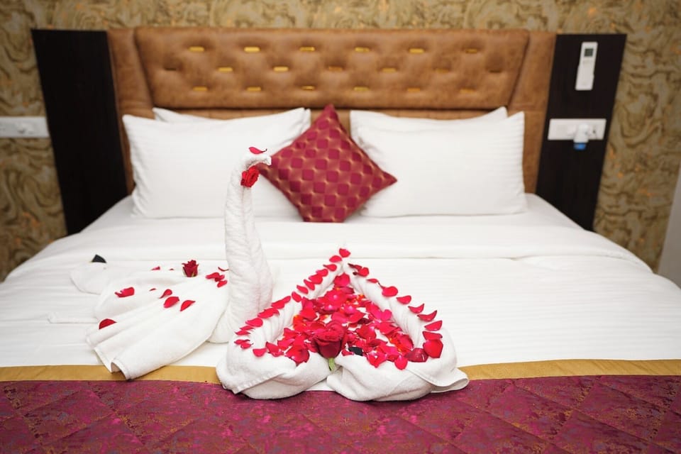 Deluxe Double Room, City View | Desk, laptop workspace, free WiFi