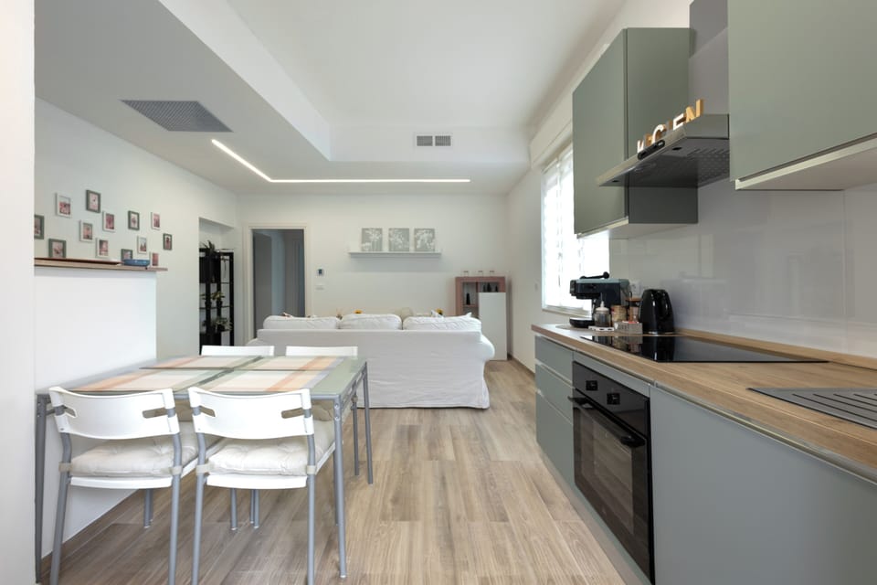 Apartment, Balcony, Courtyard View | Private kitchen | Fridge, oven, stovetop, espresso maker