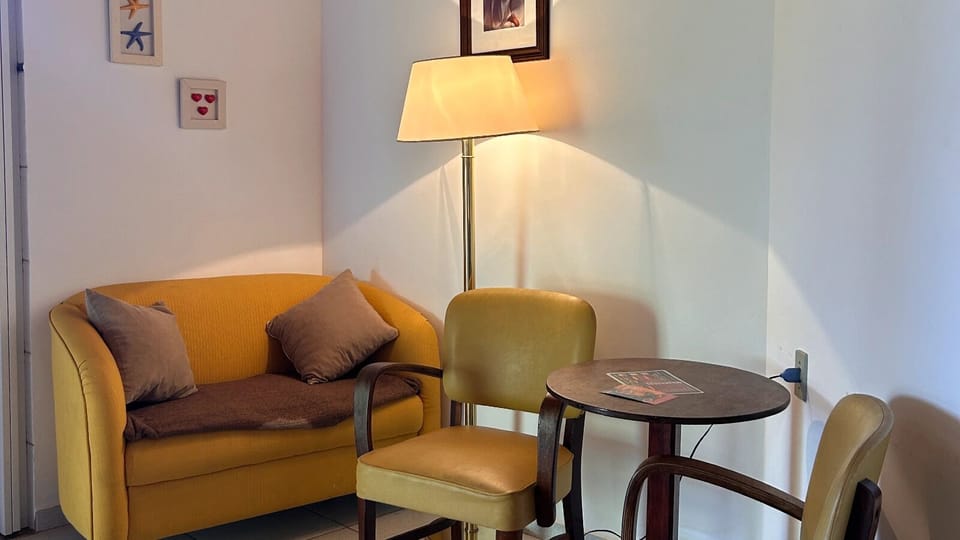 Junior Twin Room | Interior