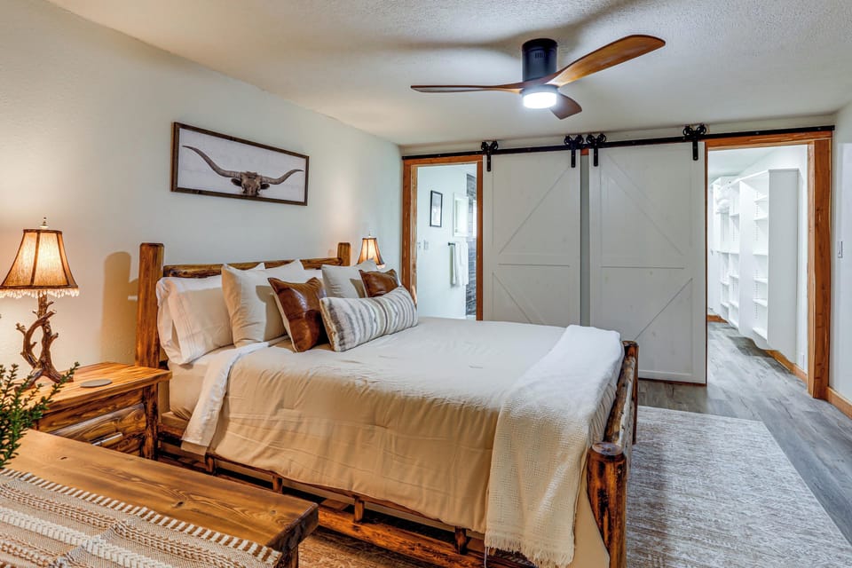 1/2 Mi to State Park! Riverfront Ozarks Retreat Cottage in Current River
