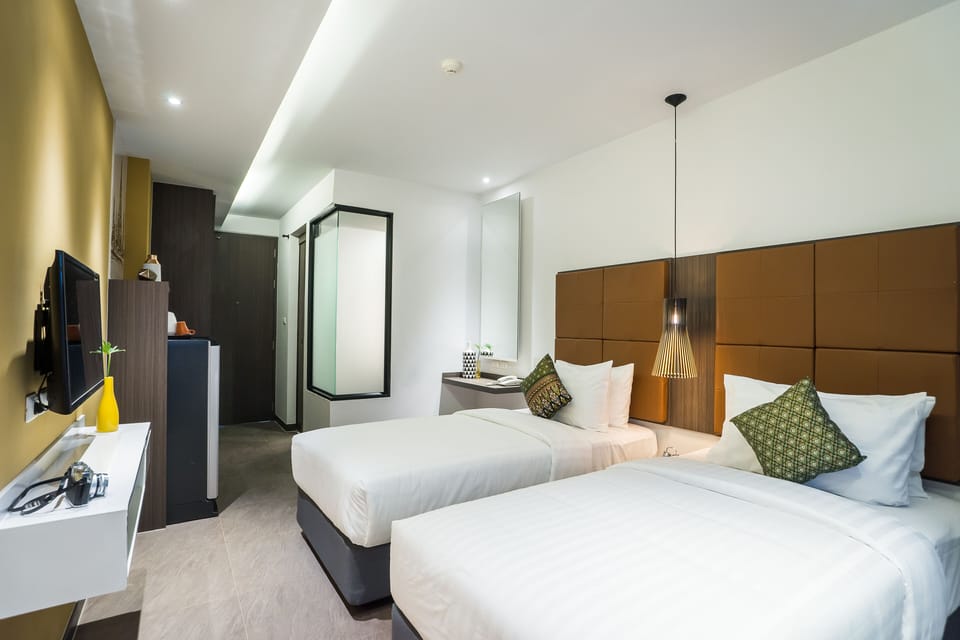 Deluxe Twin Room | Desk, free WiFi, bed sheets