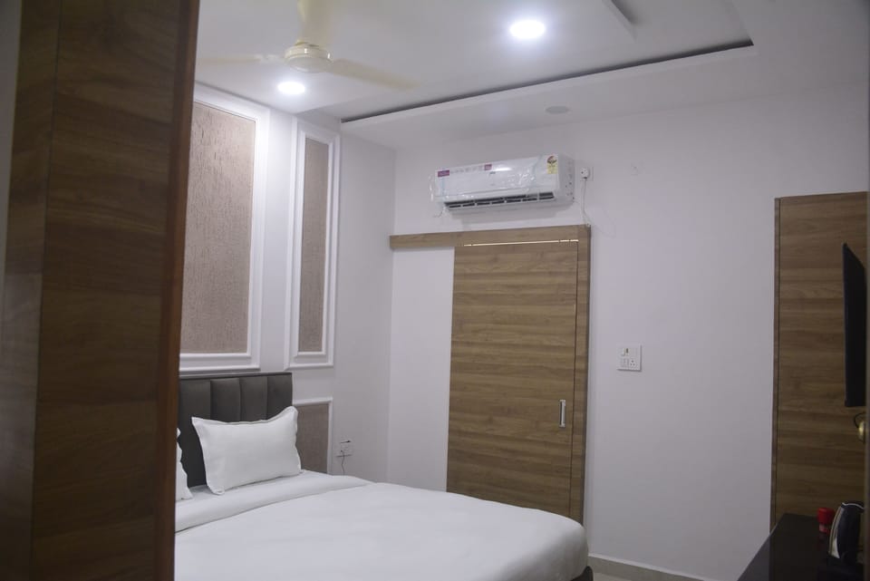 Deluxe Double Room | Free WiFi