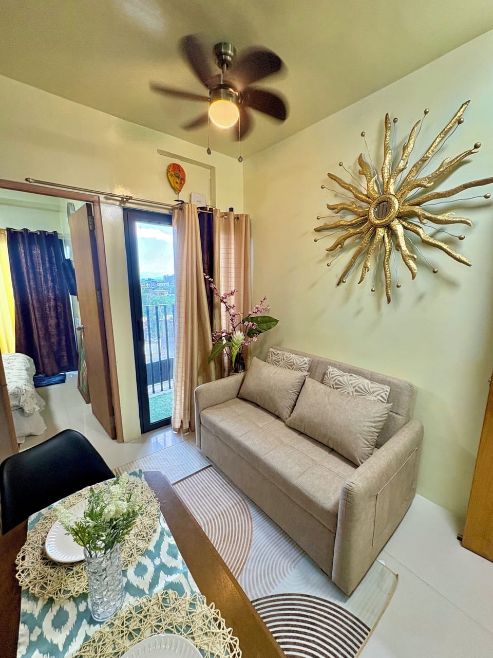 Comfort Studio, City View | Living area